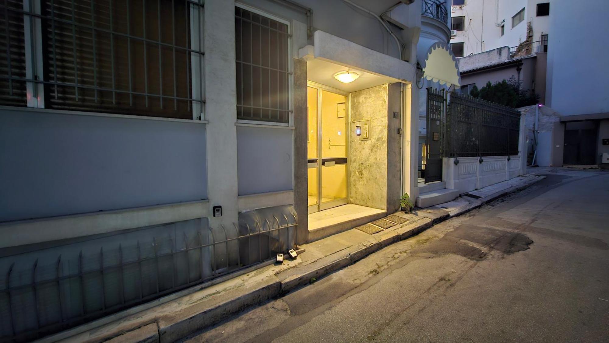 A Place 4 U Under Acropolis Apartment Athens Exterior photo